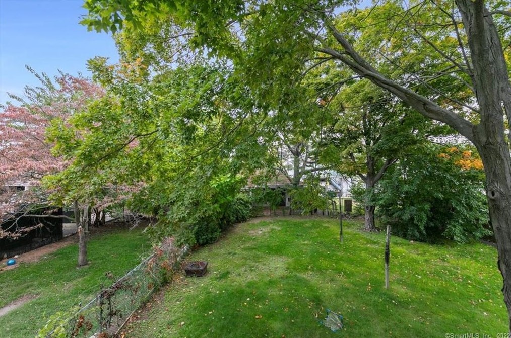 133 Portsea St, New Haven CT 06519-2238 exterior