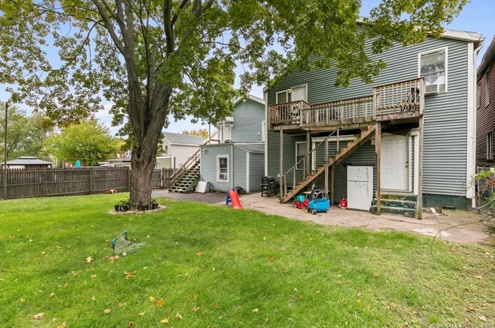 133 Portsea St, New Haven CT 06519-2238 exterior