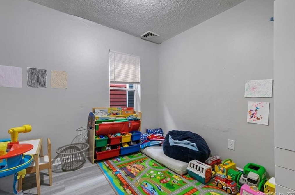 133 Portsea St, New Haven CT 06519-2238 exterior