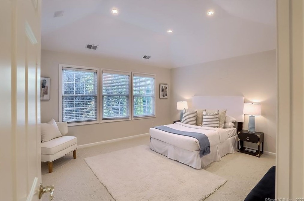 5 Terra Nova Cir, Westport CT 06880-4749 exterior