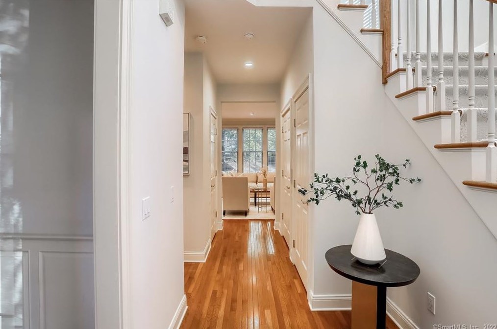 5 Terra Nova Cir, Westport CT 06880-4749 exterior