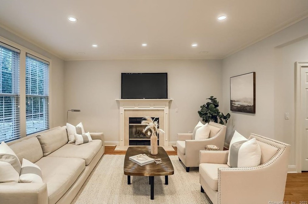 5 Terra Nova Cir, Westport CT 06880-4749 exterior