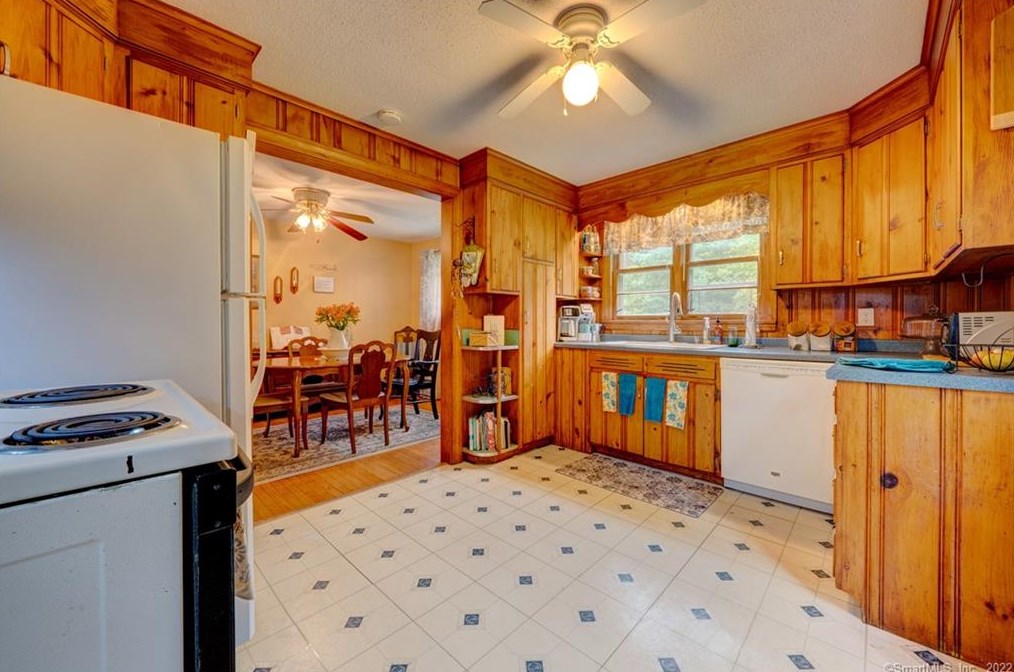 213 Route 66, Columbia CT  06237-1420 exterior