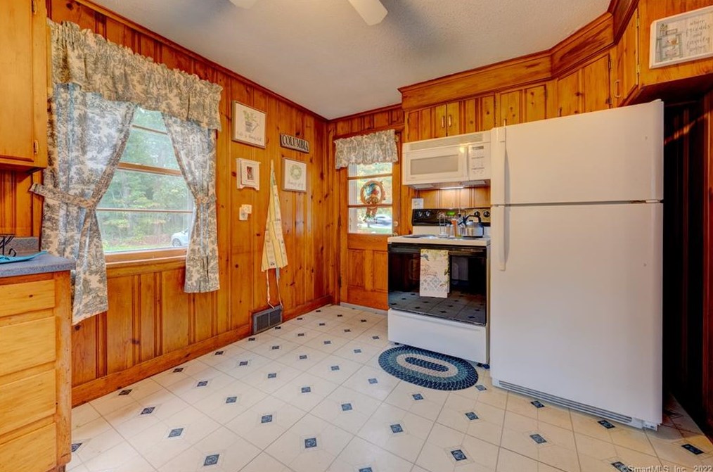 213 Route 66, Columbia CT  06237-1420 exterior