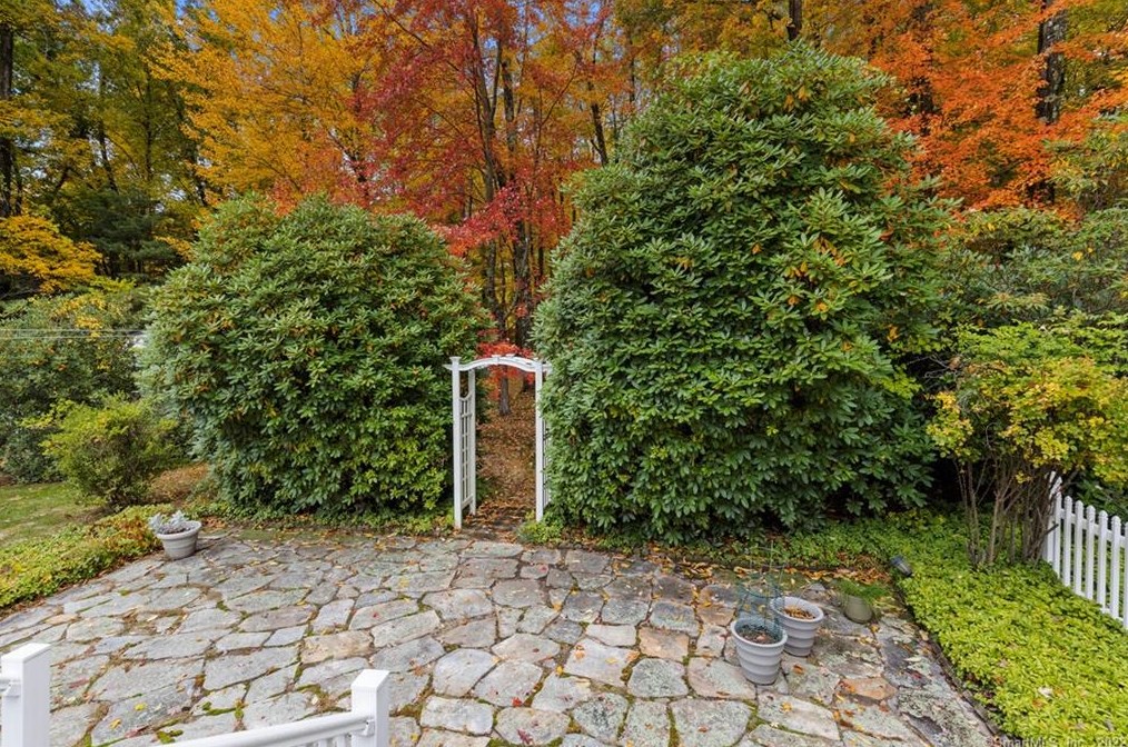 204 Metcalf Rd, Tolland CT 06084-3756 exterior