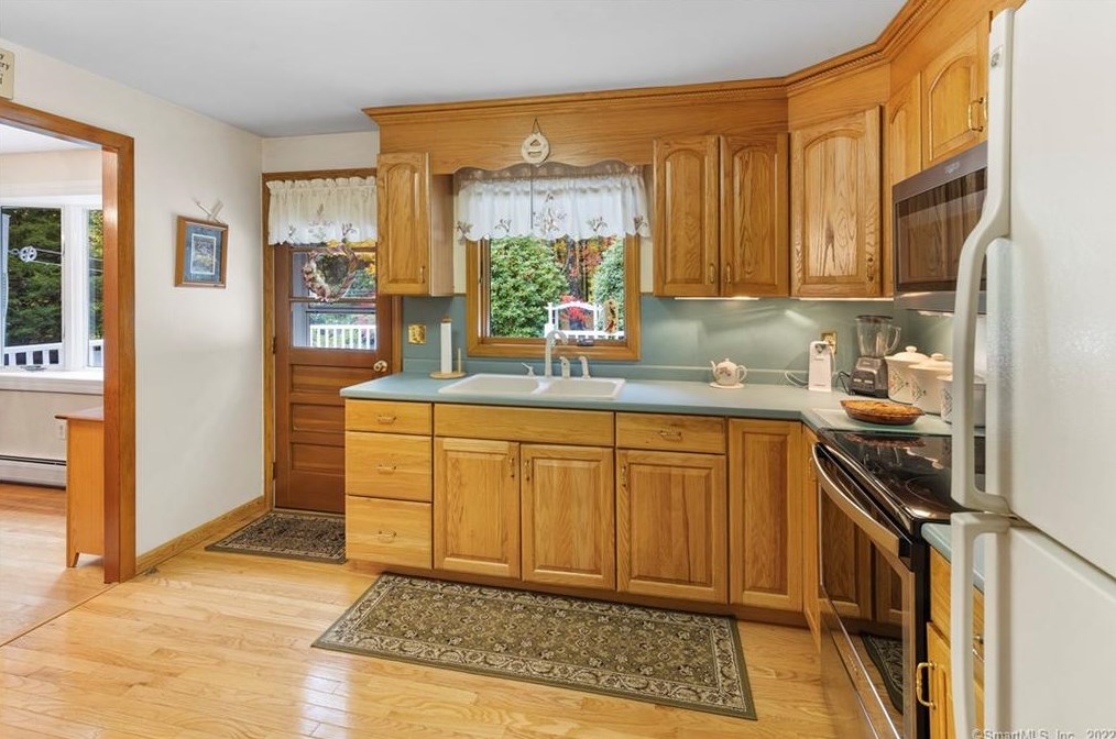 204 Metcalf Rd, Tolland CT 06084-3756 exterior