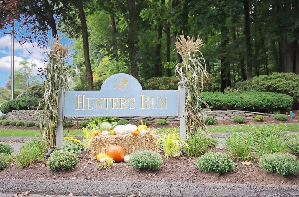 11 Gatewood, Avon CT  06001-3948 exterior