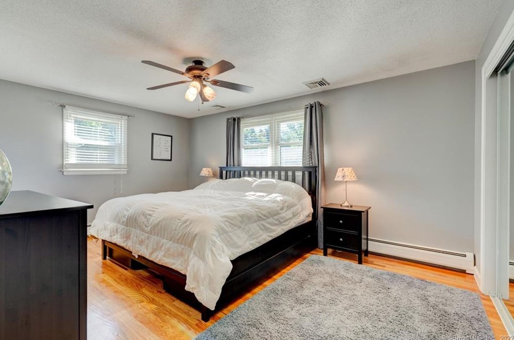 161 School House Rd, Hartford CT 06111-4033 exterior