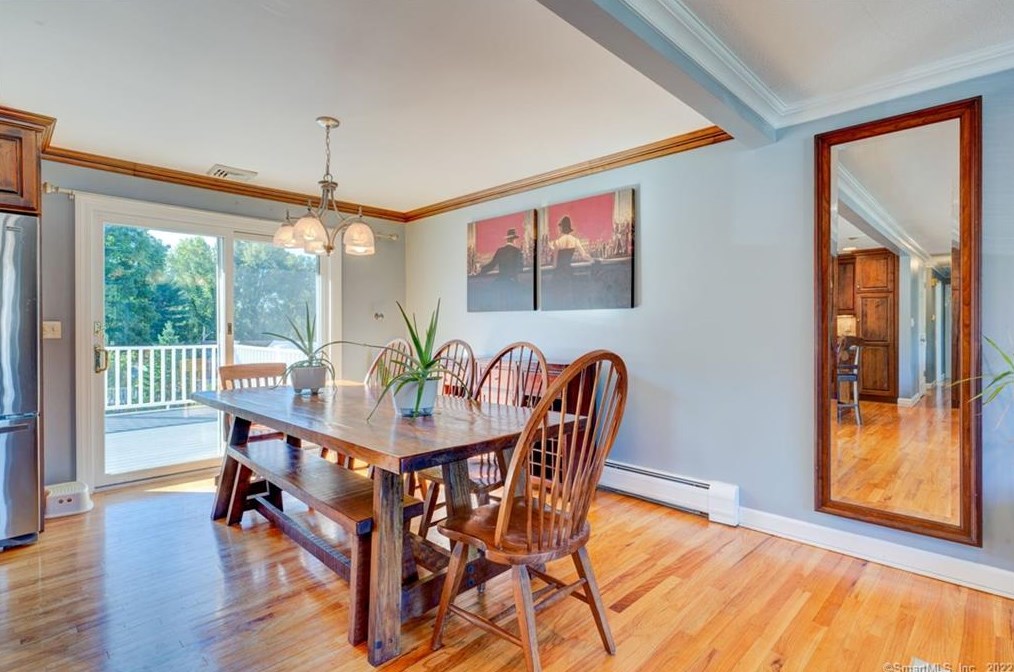 161 School House Rd, Hartford CT 06111-4033 exterior