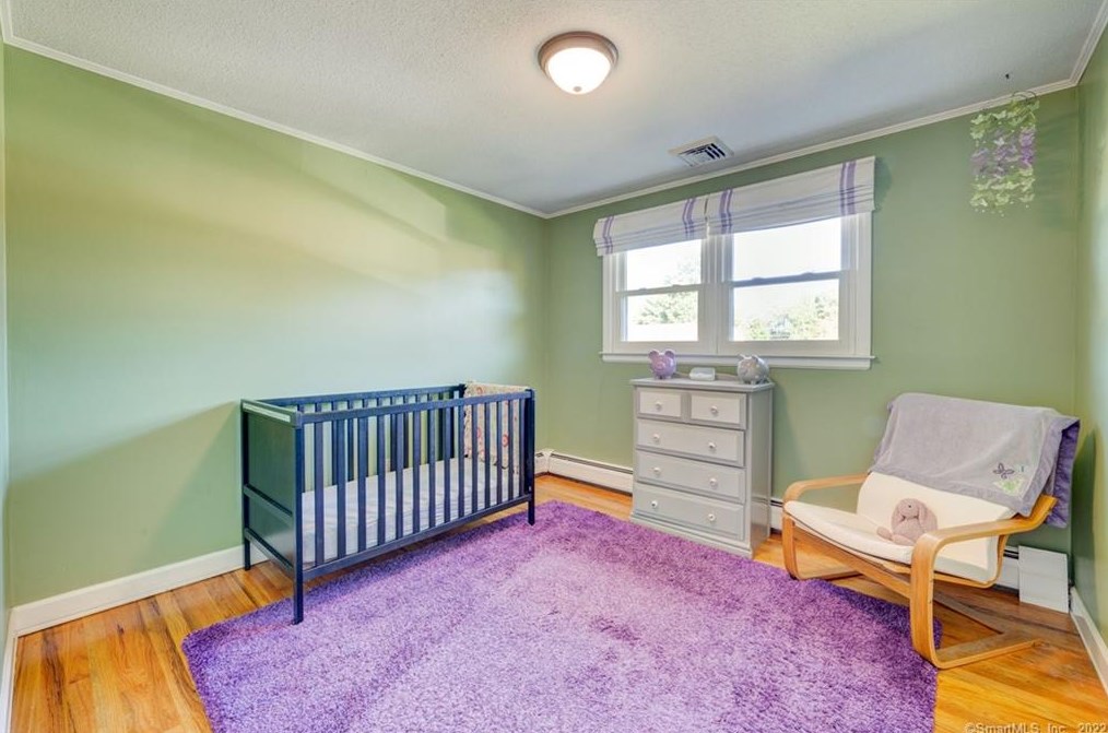 161 School House Rd, Hartford CT 06111-4033 exterior