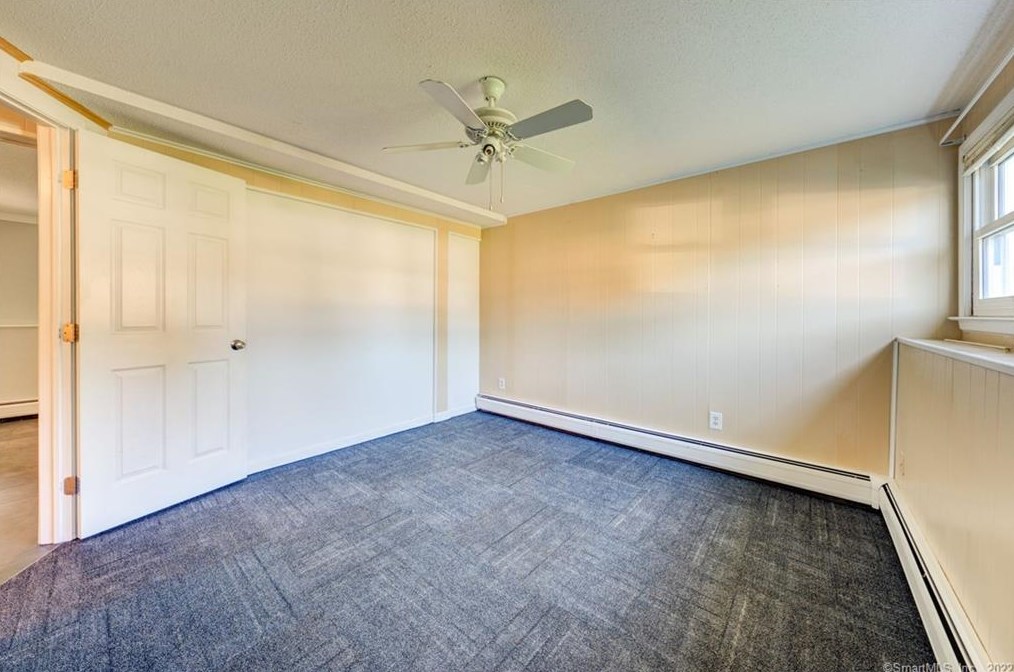 161 School House Rd, Hartford CT 06111-4033 exterior