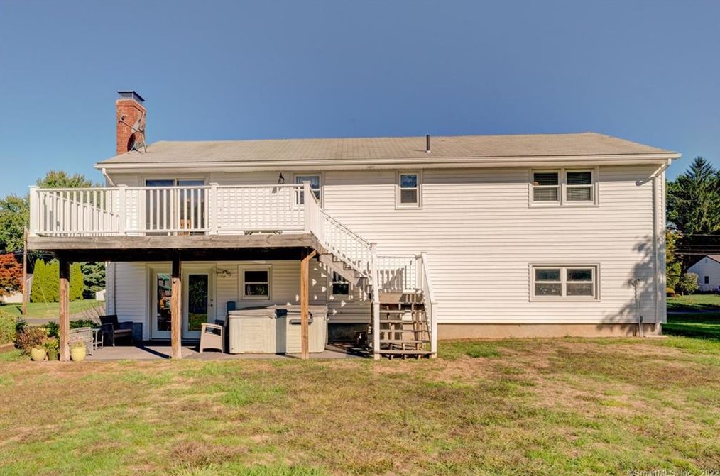 161 School House Rd, Hartford CT 06111-4033 exterior