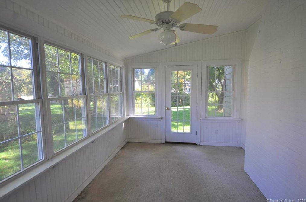 31 Edwards St, Guilford CT  06437-2118 exterior