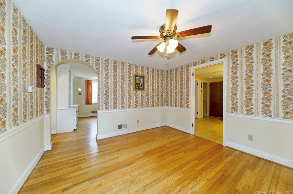 69 Burnbrook Rd, Hartford CT 06118-2009 exterior