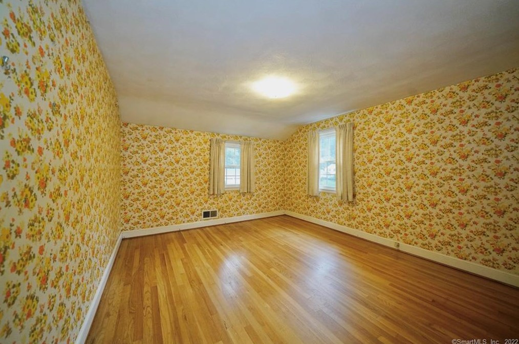 69 Burnbrook Rd, Hartford CT 06118-2009 exterior