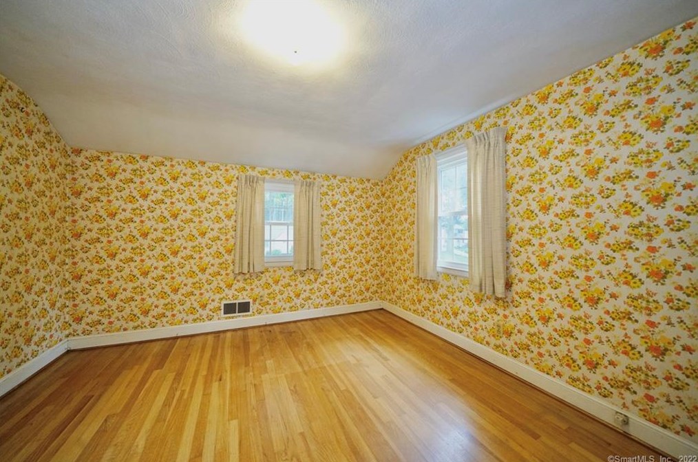 69 Burnbrook Rd, Hartford CT 06118-2009 exterior