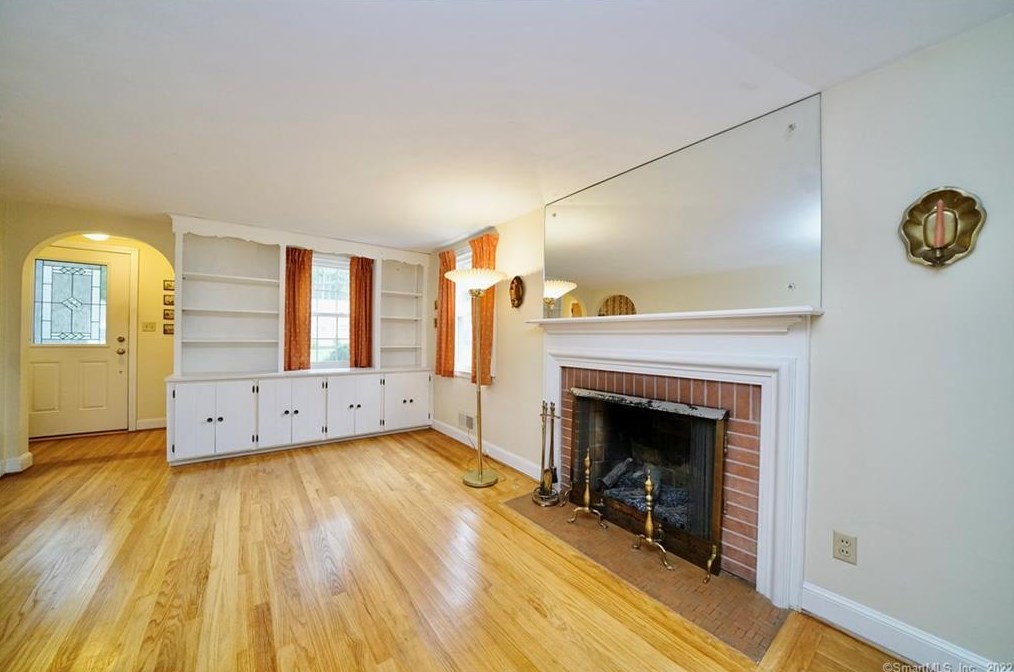 69 Burnbrook Rd, Hartford CT 06118-2009 exterior