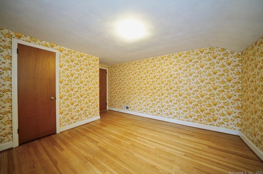 69 Burnbrook Rd, Hartford CT 06118-2009 exterior