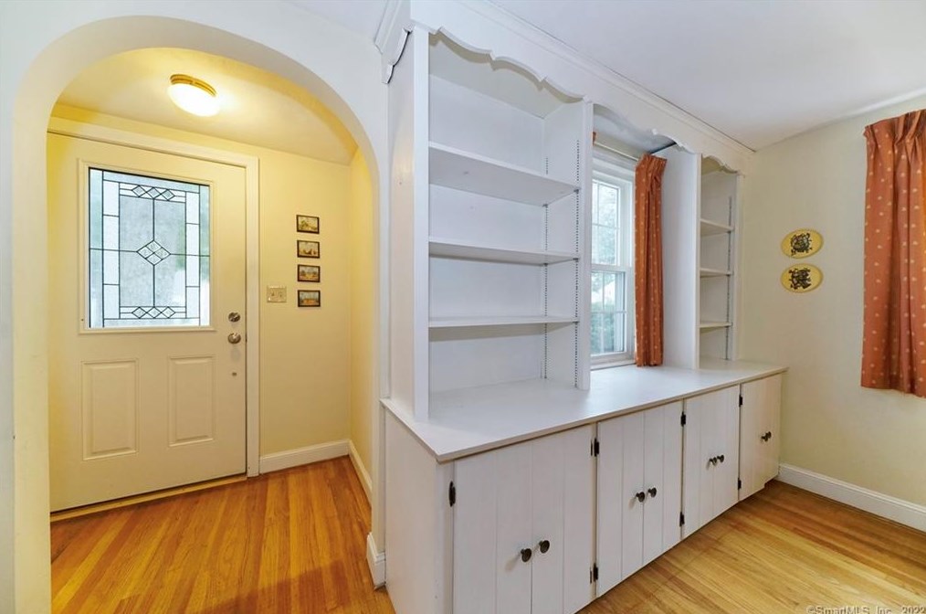 69 Burnbrook Rd, Hartford CT 06118-2009 exterior