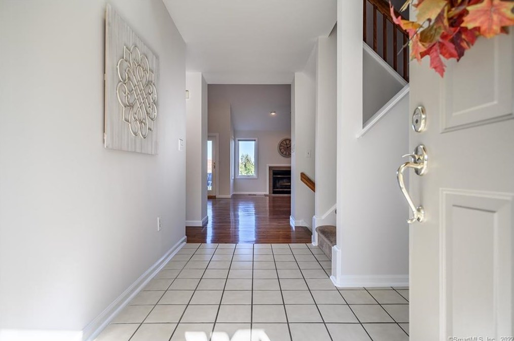 12 Boulevard Dr #111, Danbury, CT 06810