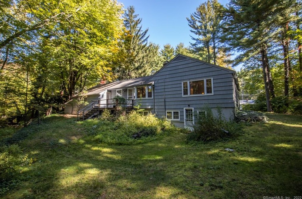 232 Haynes Rd, Avon CT 06001-2978 exterior