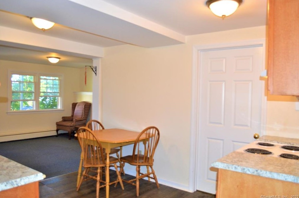 9 Gin Still Ln, Hartford CT  06107-2649 exterior