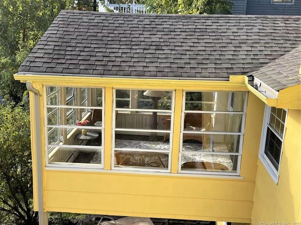 9 Gin Still Ln, Hartford CT  06107-2649 exterior