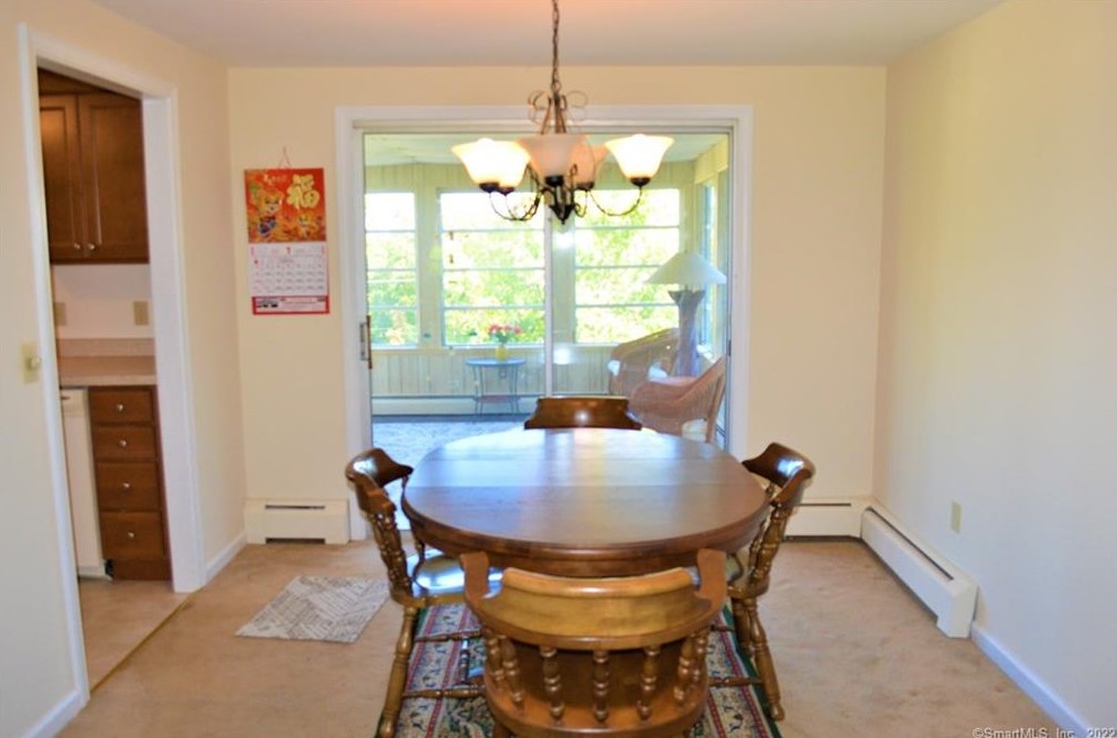 9 Gin Still Ln, Hartford CT  06107-2649 exterior