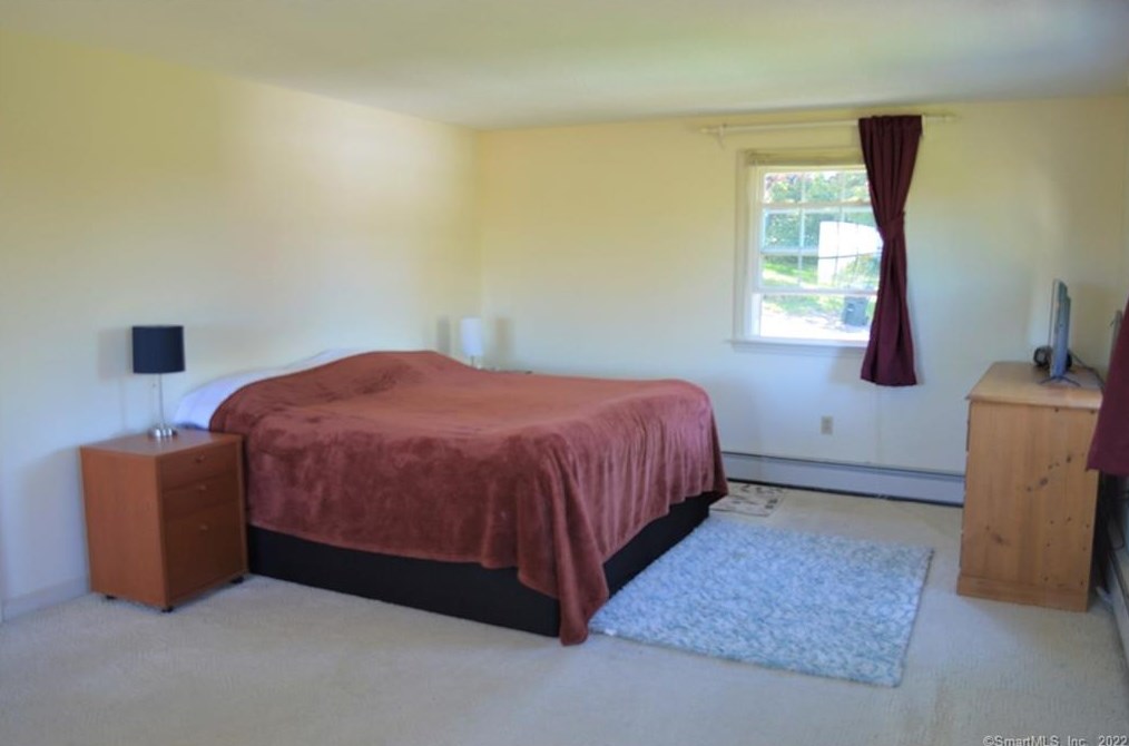 9 Gin Still Ln, Hartford CT  06107-2649 exterior