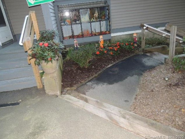 521 Pilgrim Hbr, Wallingford CT  06492-5447 exterior