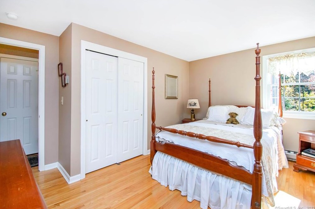 93 Burbank Rd, Ellington CT 06029-2805 exterior