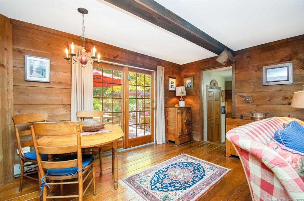 93 Burbank Rd, Ellington CT 06029-2805 exterior