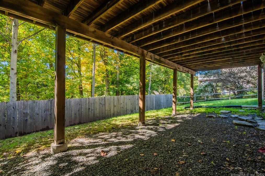 107 Cariati Blvd, Meriden CT 06451-3697 exterior