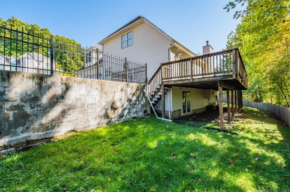 107 Cariati Blvd, Meriden CT 06451-3697 exterior