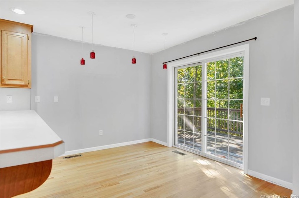 107 Cariati Blvd, Meriden CT 06451-3697 exterior