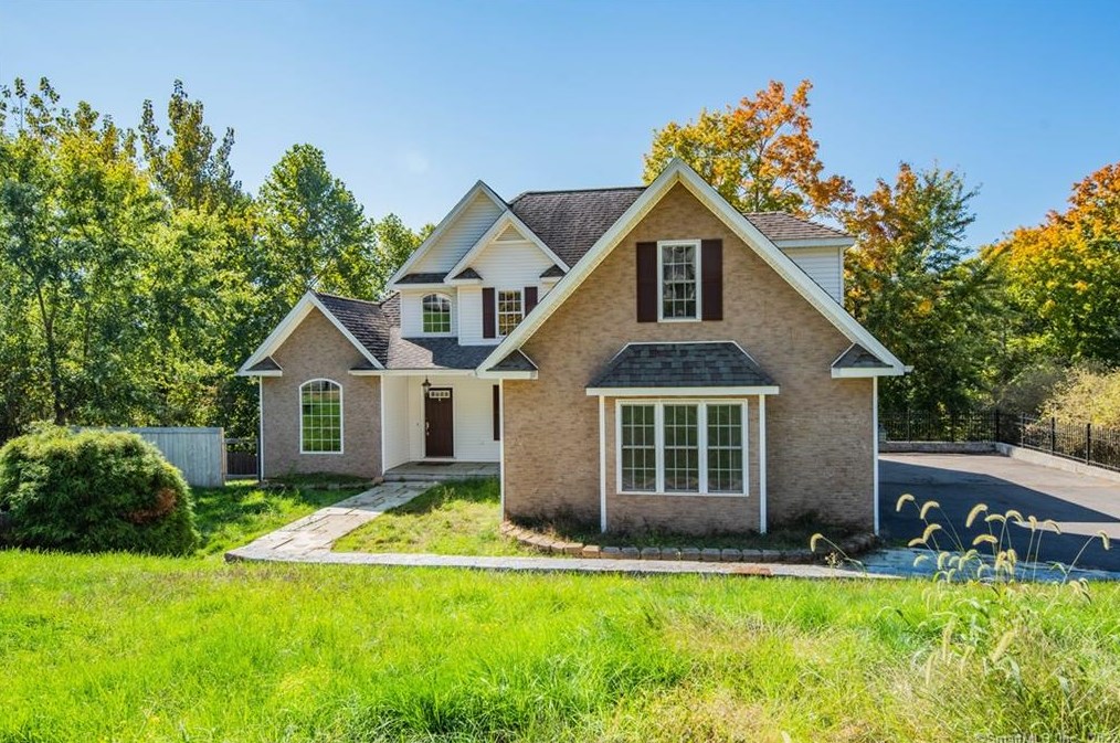 107 Cariati Blvd, Meriden CT 06451-3697 exterior