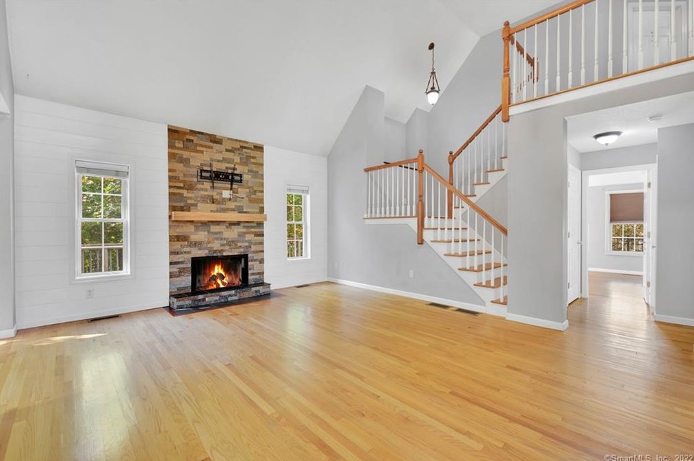 107 Cariati Blvd, Meriden CT 06451-3697 exterior