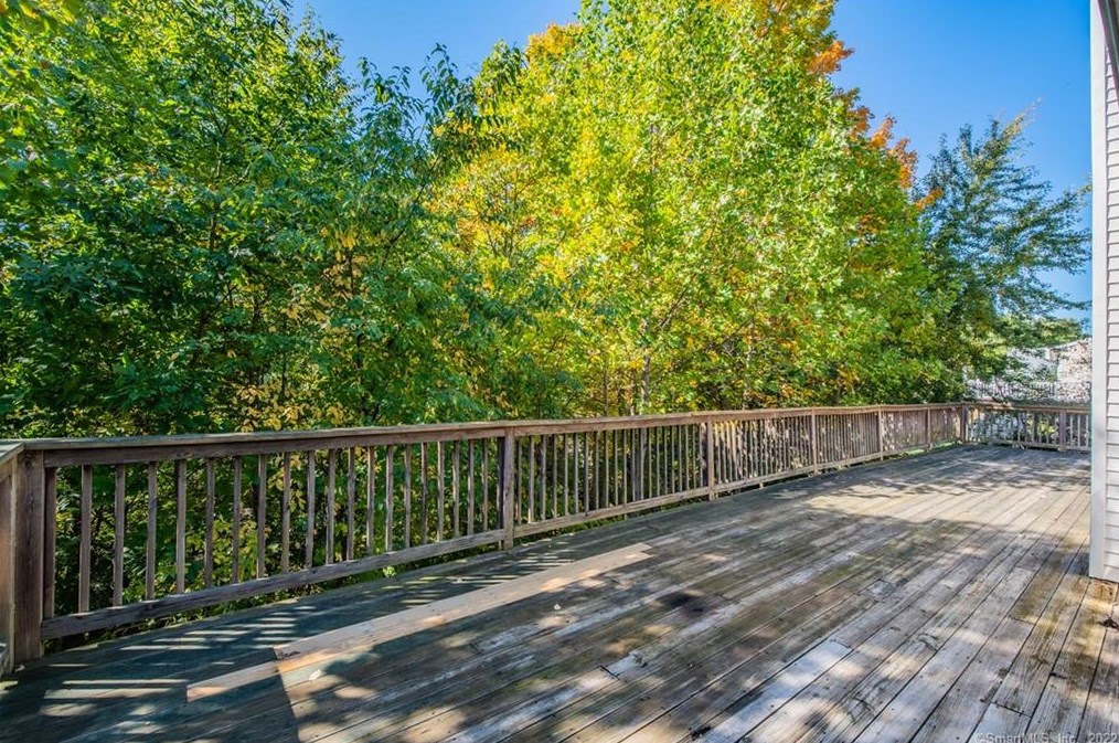 107 Cariati Blvd, Meriden CT 06451-3697 exterior