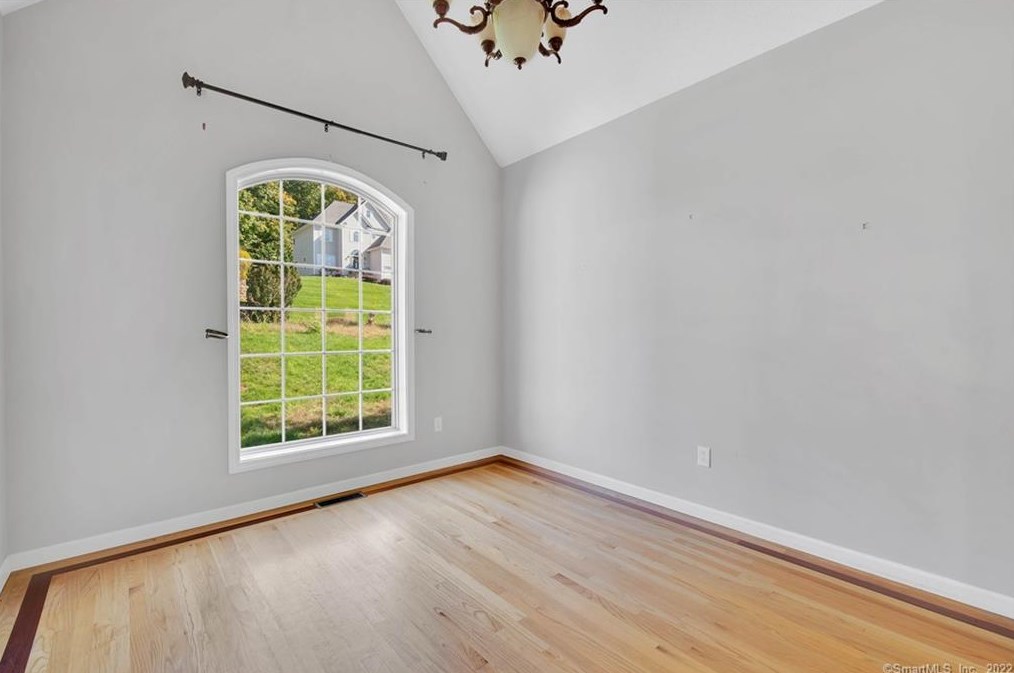 107 Cariati Blvd, Meriden CT 06451-3697 exterior