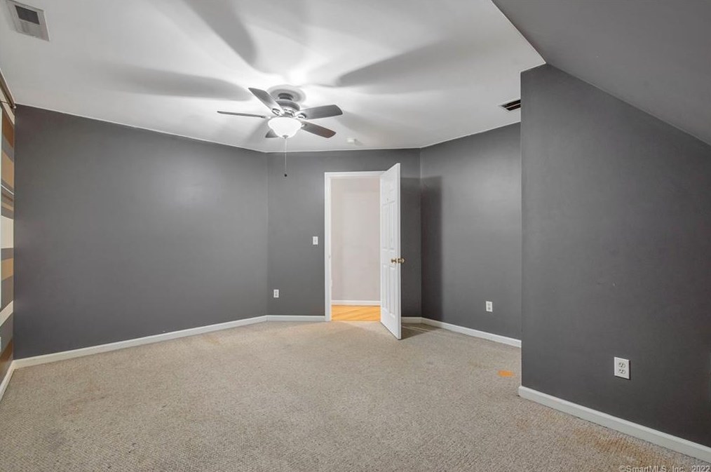 107 Cariati Blvd, Meriden CT 06451-3697 exterior