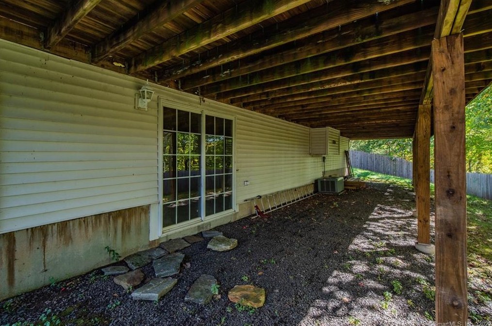 107 Cariati Blvd, Meriden CT 06451-3697 exterior