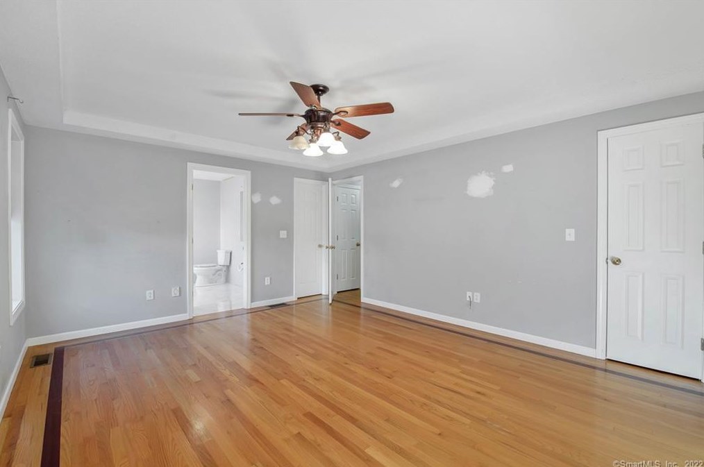 107 Cariati Blvd, Meriden CT 06451-3697 exterior