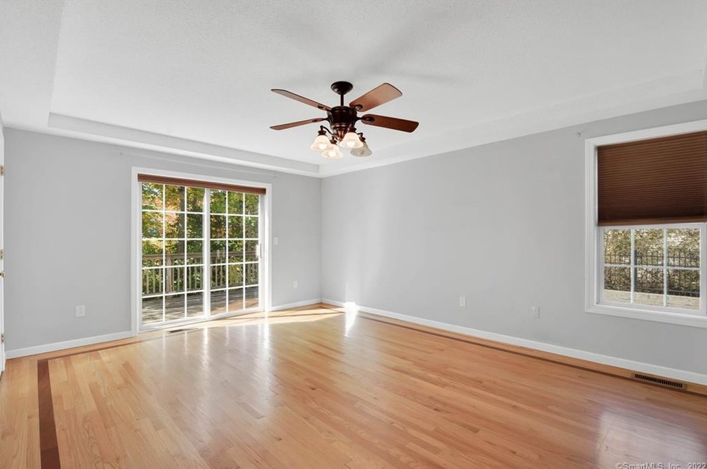 107 Cariati Blvd, Meriden CT 06451-3697 exterior