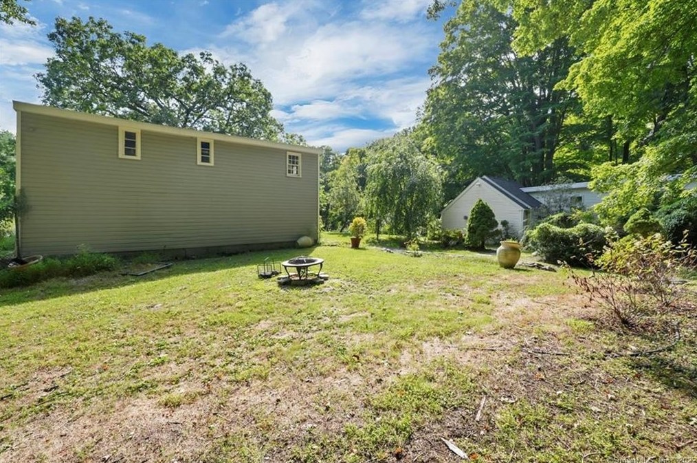7 Olympic Dr, Danbury CT  06810-8216 exterior