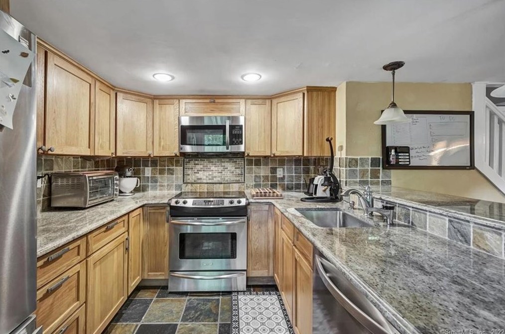 7 Olympic Dr, Danbury CT  06810-8216 exterior