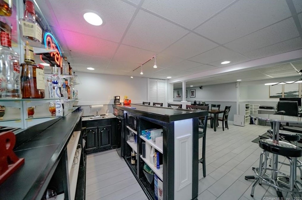 97 Alps Dr, Hartford CT 06108-1402 exterior