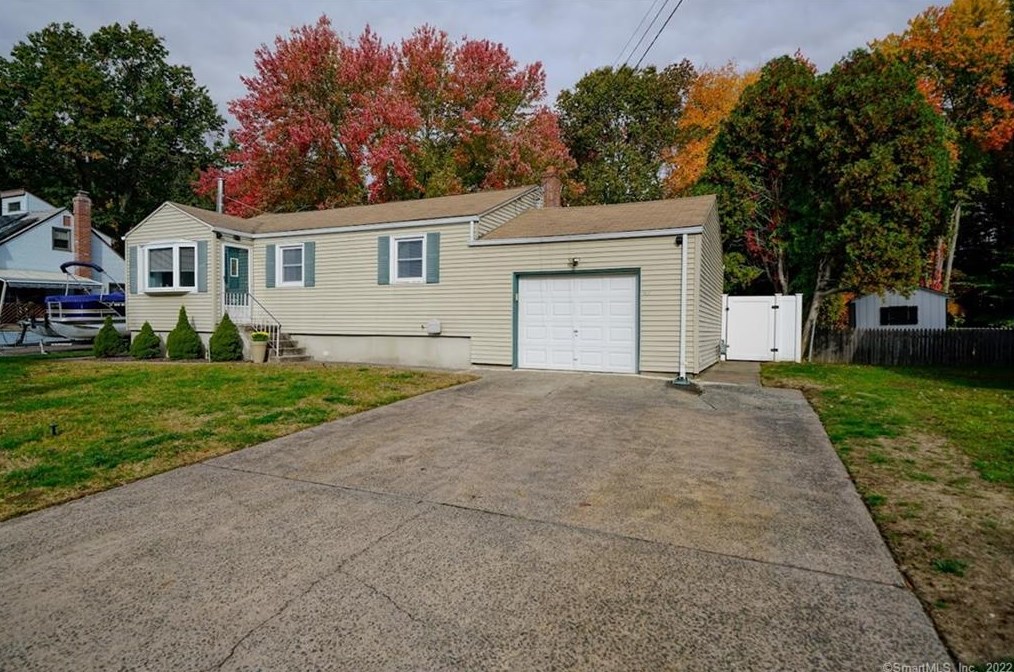 97 Alps Dr, Hartford CT 06108-1402 exterior