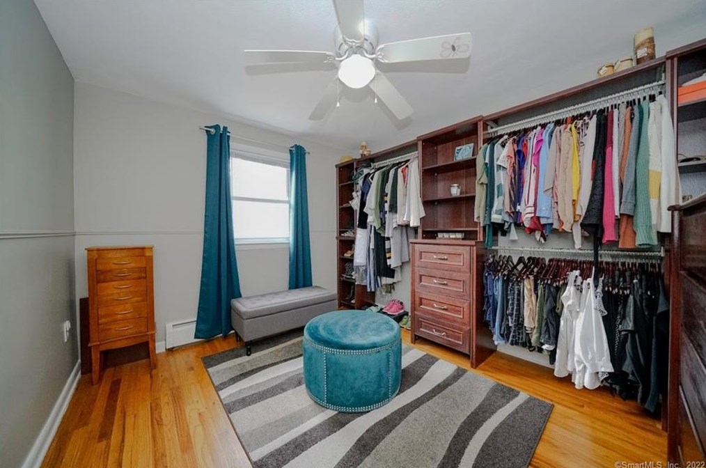 97 Alps Dr, Hartford CT 06108-1402 exterior