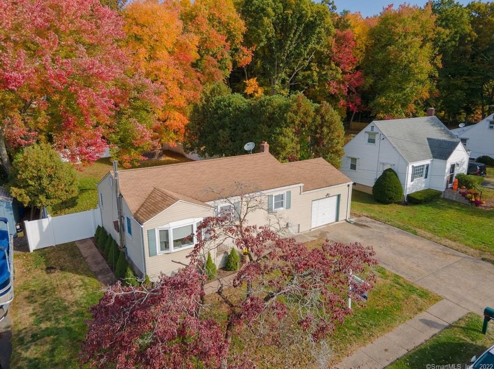 97 Alps Dr, Hartford CT 06108-1402 exterior