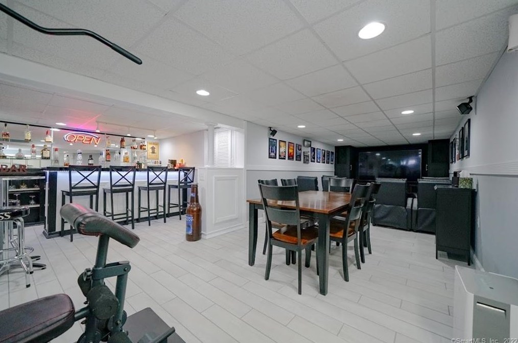 97 Alps Dr, Hartford CT 06108-1402 exterior